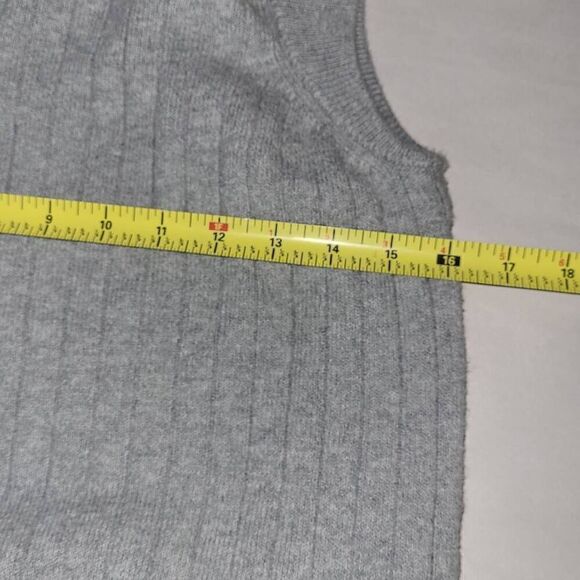 Who What Wear gray sweater vest academia small layering - Picture 5 of 8